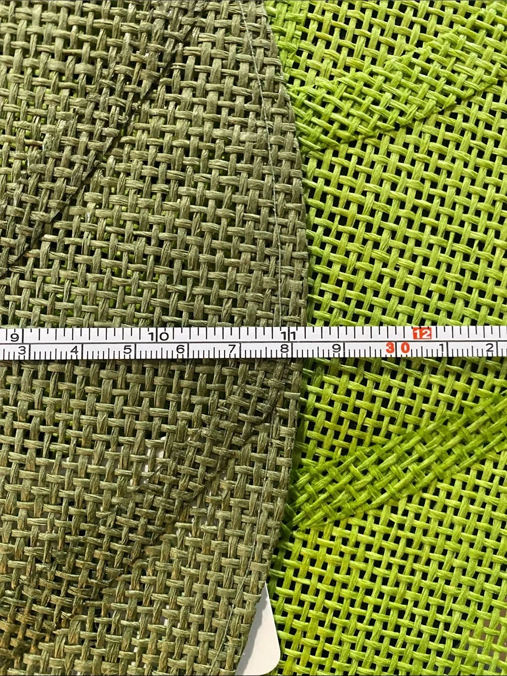 Leaf-Shaped Placemats Set in Bright Lime and Olive Qty: 19